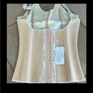 New with Tags Luxx Curves Beige Full Back Waist Training Vest, size 2XL